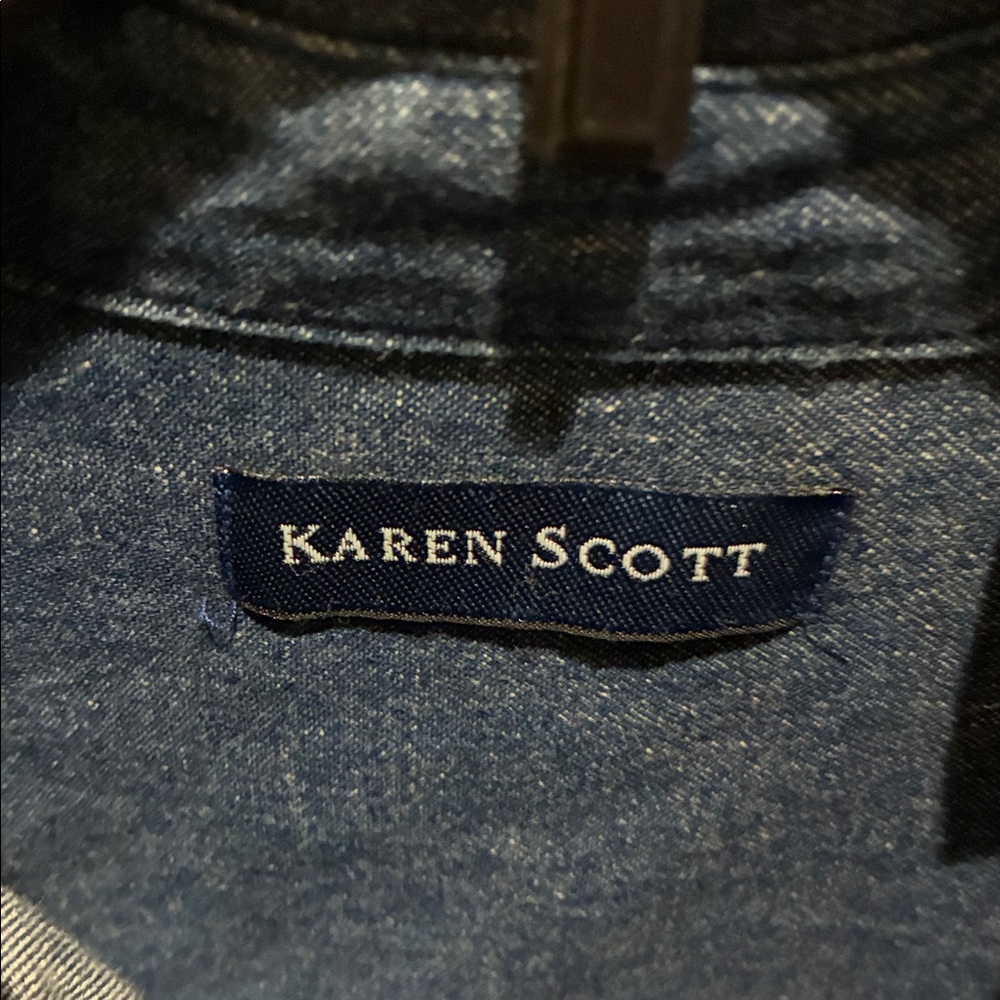 Karen Scott vintage cotton Festive Denim Shirt with Christmas Embroidery - Picture 2 of 6